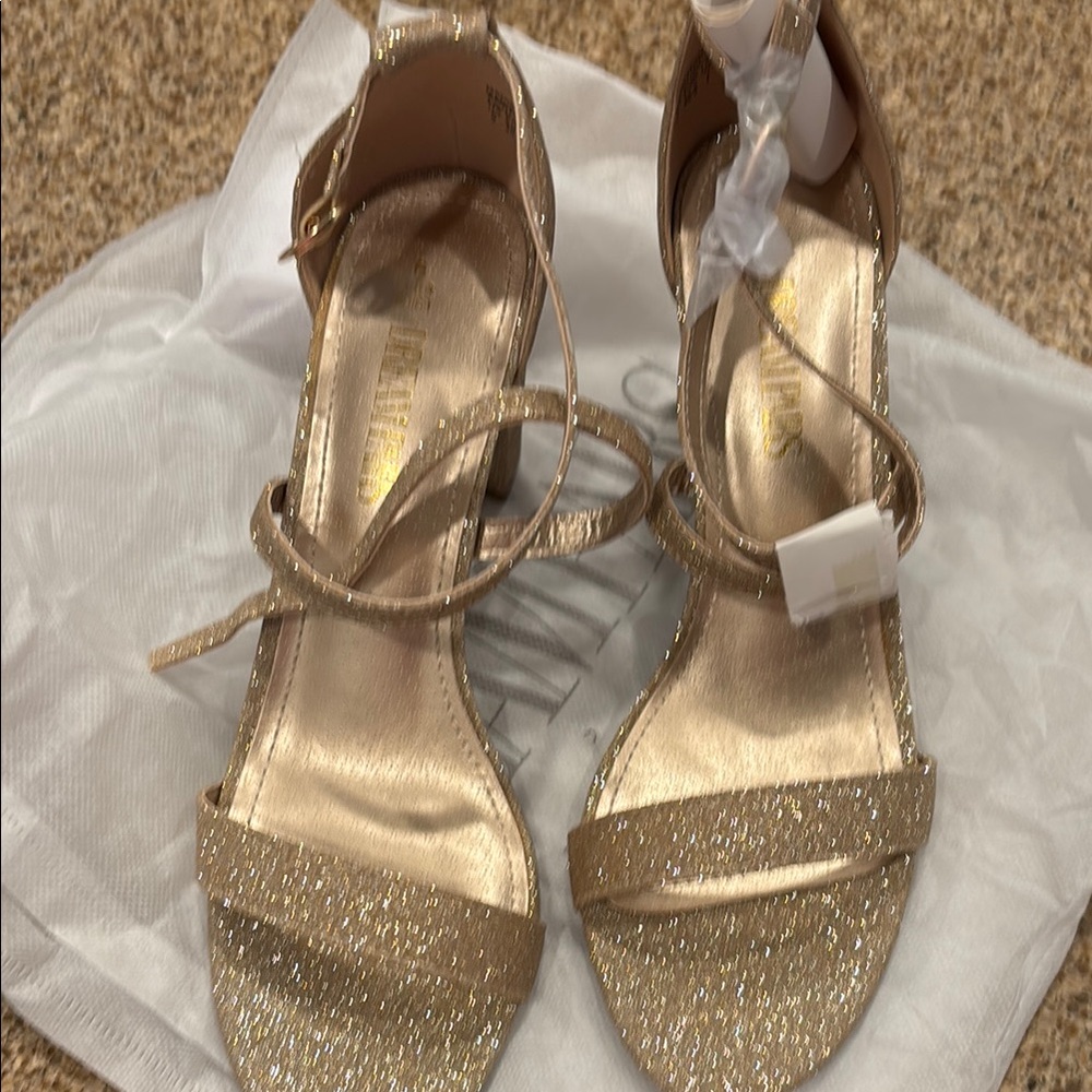 Dream Pairs Gold Heels with Metallic Finish